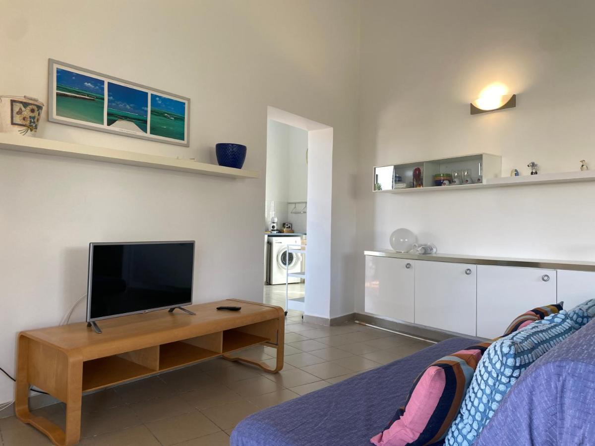 Villa Titti Residence La Bussola Фонтане Бианче Екстериор снимка