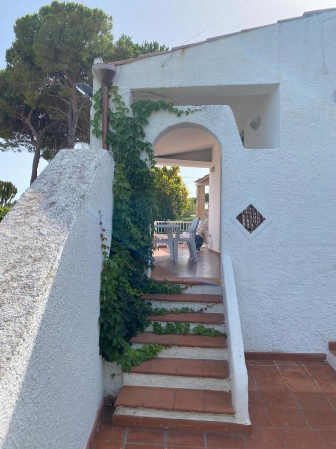 Villa Titti Residence La Bussola Фонтане Бианче Екстериор снимка