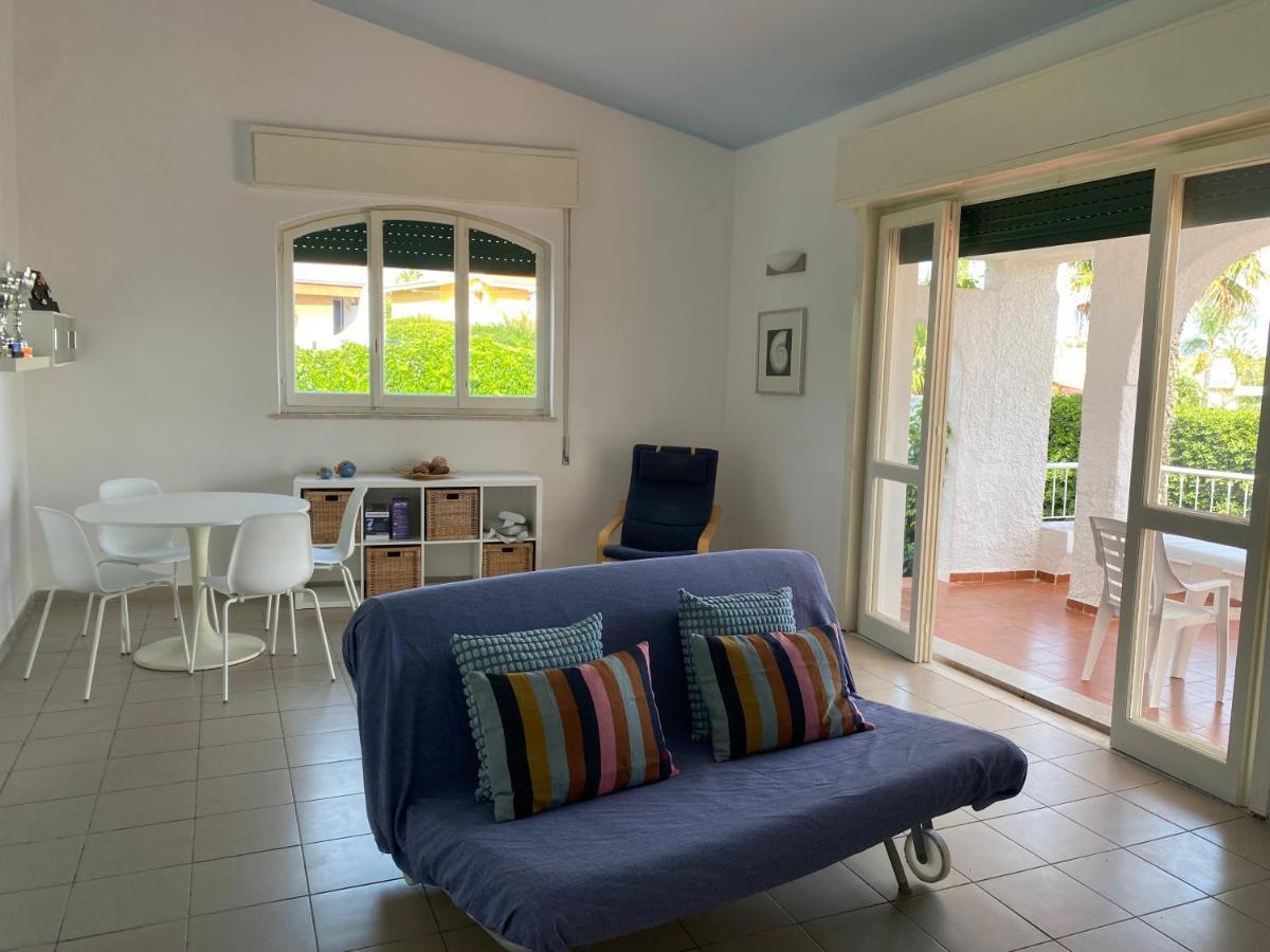 Villa Titti Residence La Bussola Фонтане Бианче Екстериор снимка
