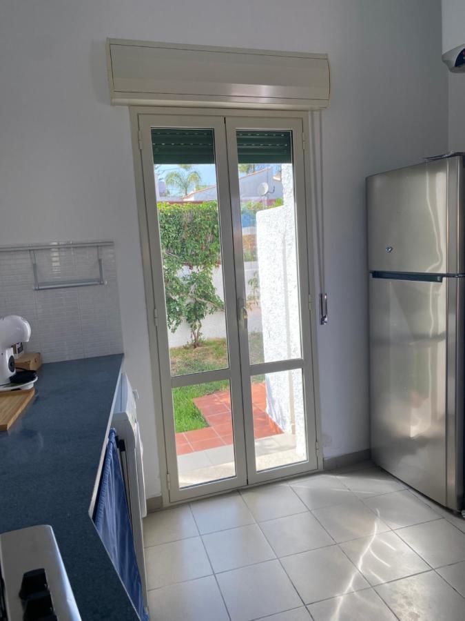 Villa Titti Residence La Bussola Фонтане Бианче Екстериор снимка